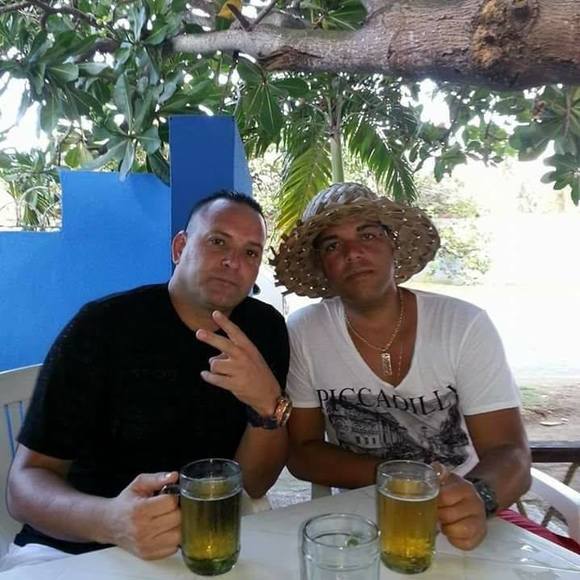 Meet your Posher, Manolo - Picture 1 of 1